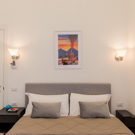 Blu Parthenope Suites เนเปิลส์ ภายนอก รูปภาพ