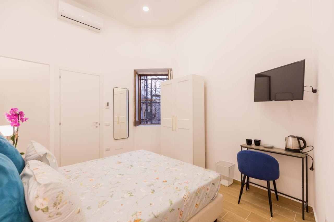 Blu Parthenope Suites เนเปิลส์ ภายนอก รูปภาพ