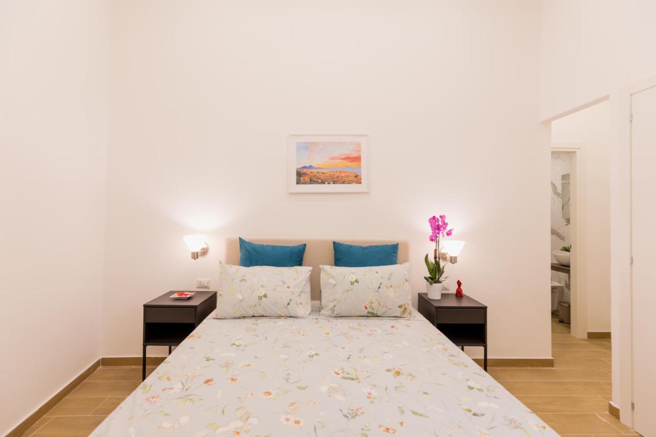 Blu Parthenope Suites เนเปิลส์ ภายนอก รูปภาพ