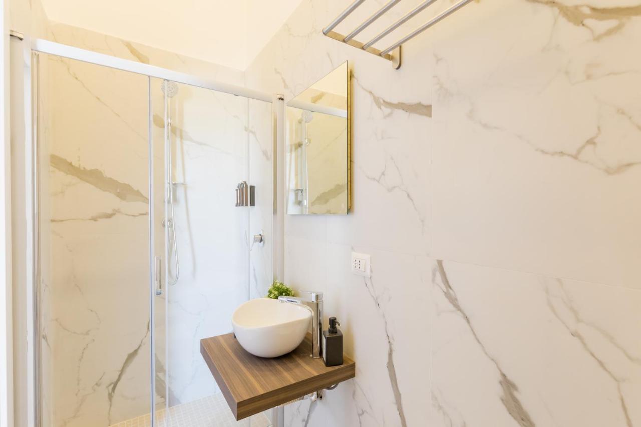 Blu Parthenope Suites เนเปิลส์ ภายนอก รูปภาพ