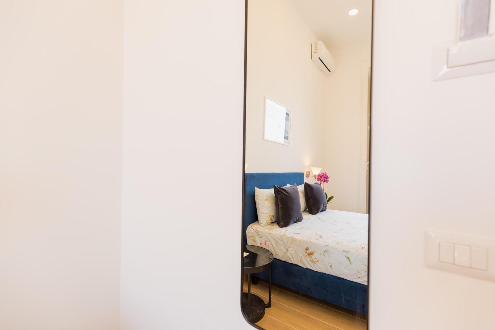 Blu Parthenope Suites เนเปิลส์ ภายนอก รูปภาพ