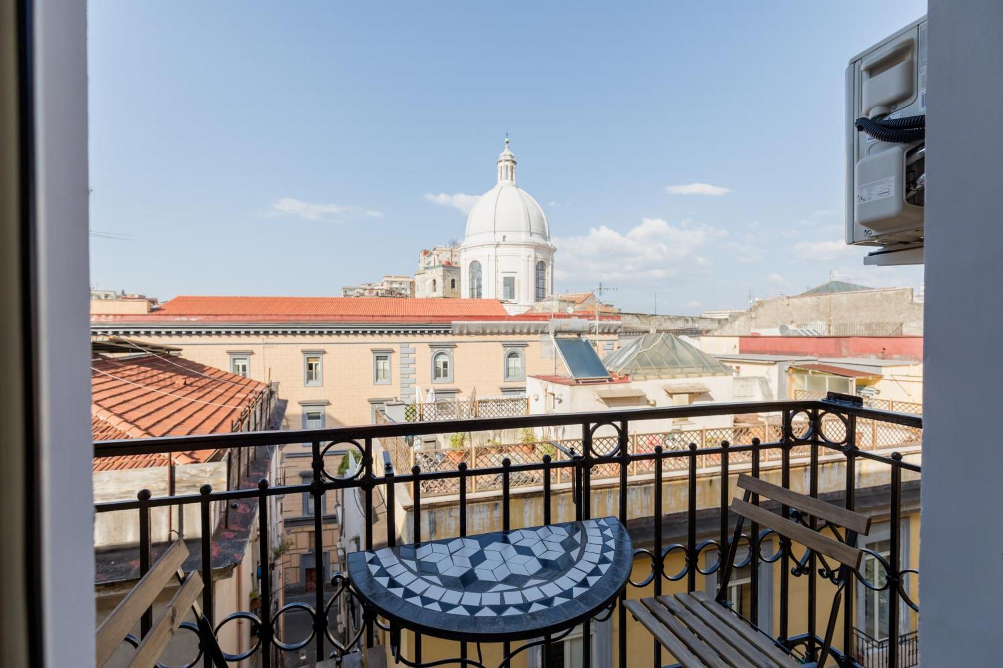 Blu Parthenope Suites เนเปิลส์ ภายนอก รูปภาพ