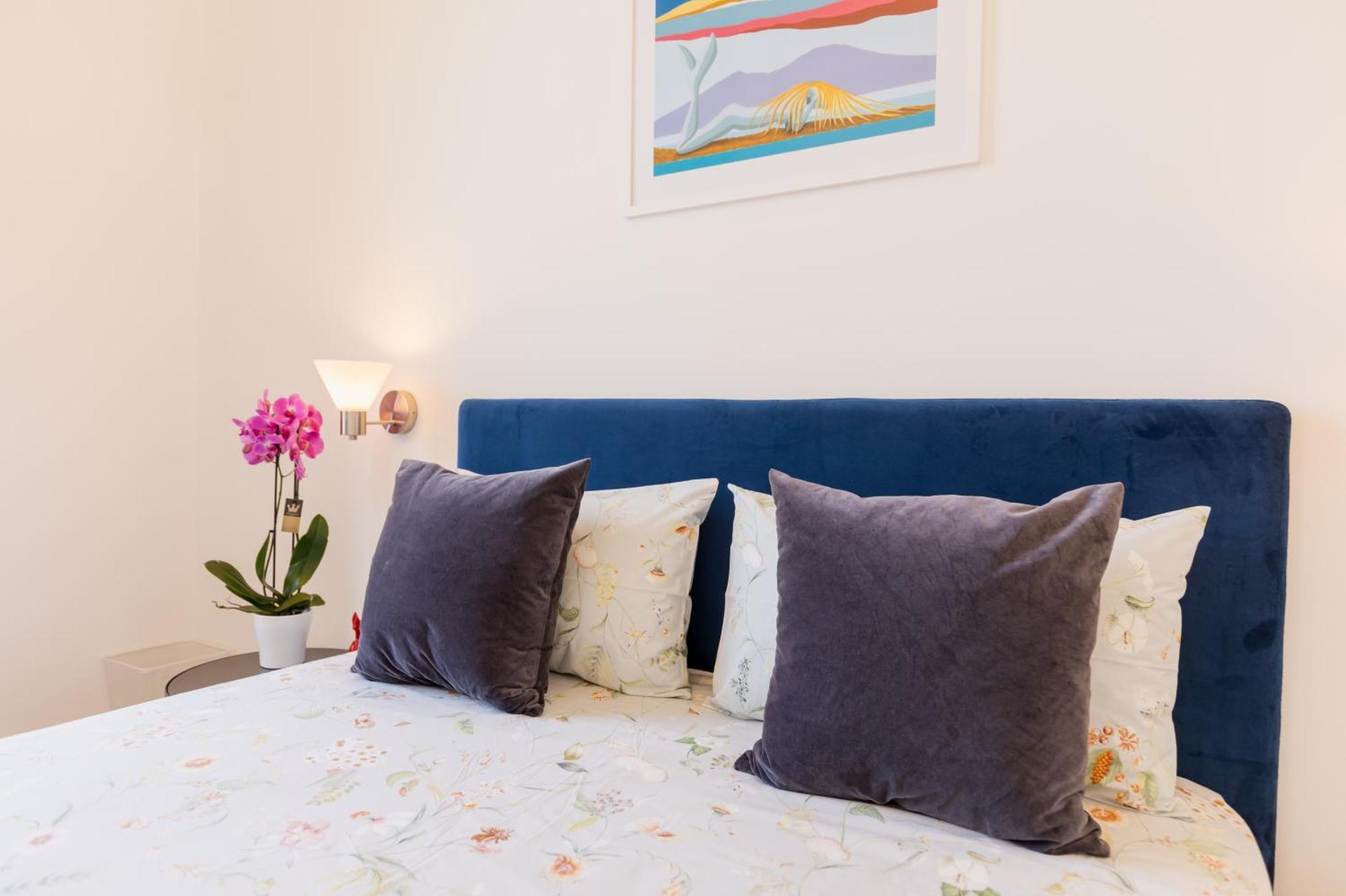 Blu Parthenope Suites เนเปิลส์ ภายนอก รูปภาพ
