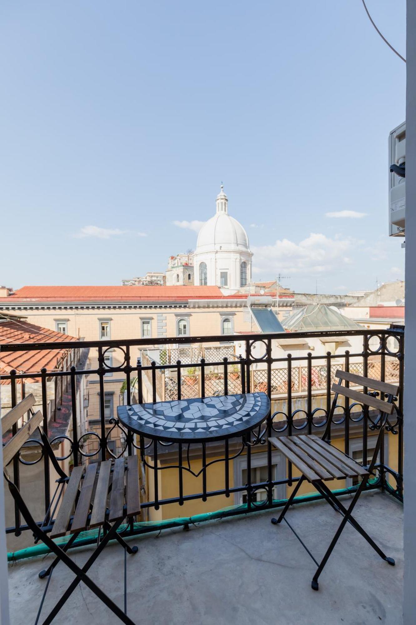 Blu Parthenope Suites เนเปิลส์ ภายนอก รูปภาพ