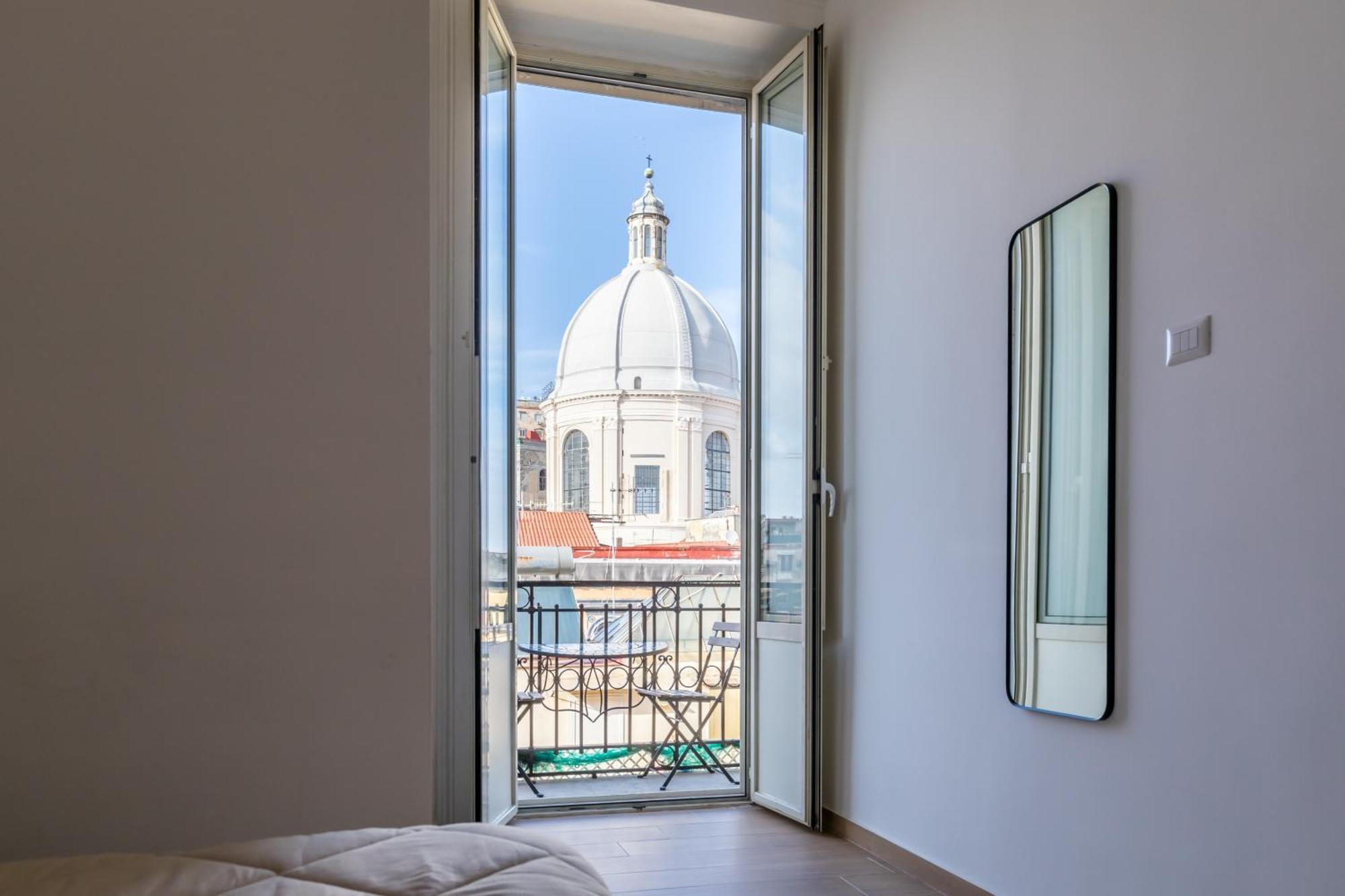Blu Parthenope Suites เนเปิลส์ ภายนอก รูปภาพ