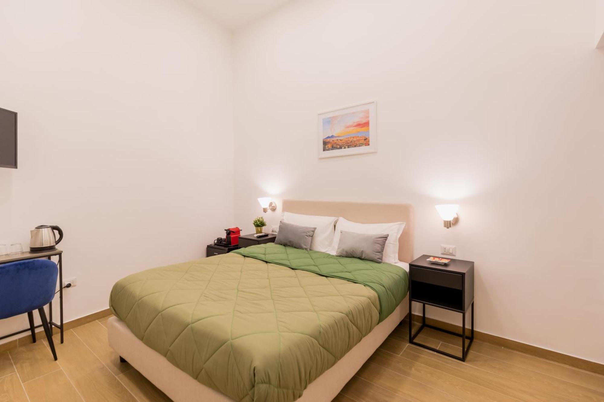 Blu Parthenope Suites เนเปิลส์ ภายนอก รูปภาพ