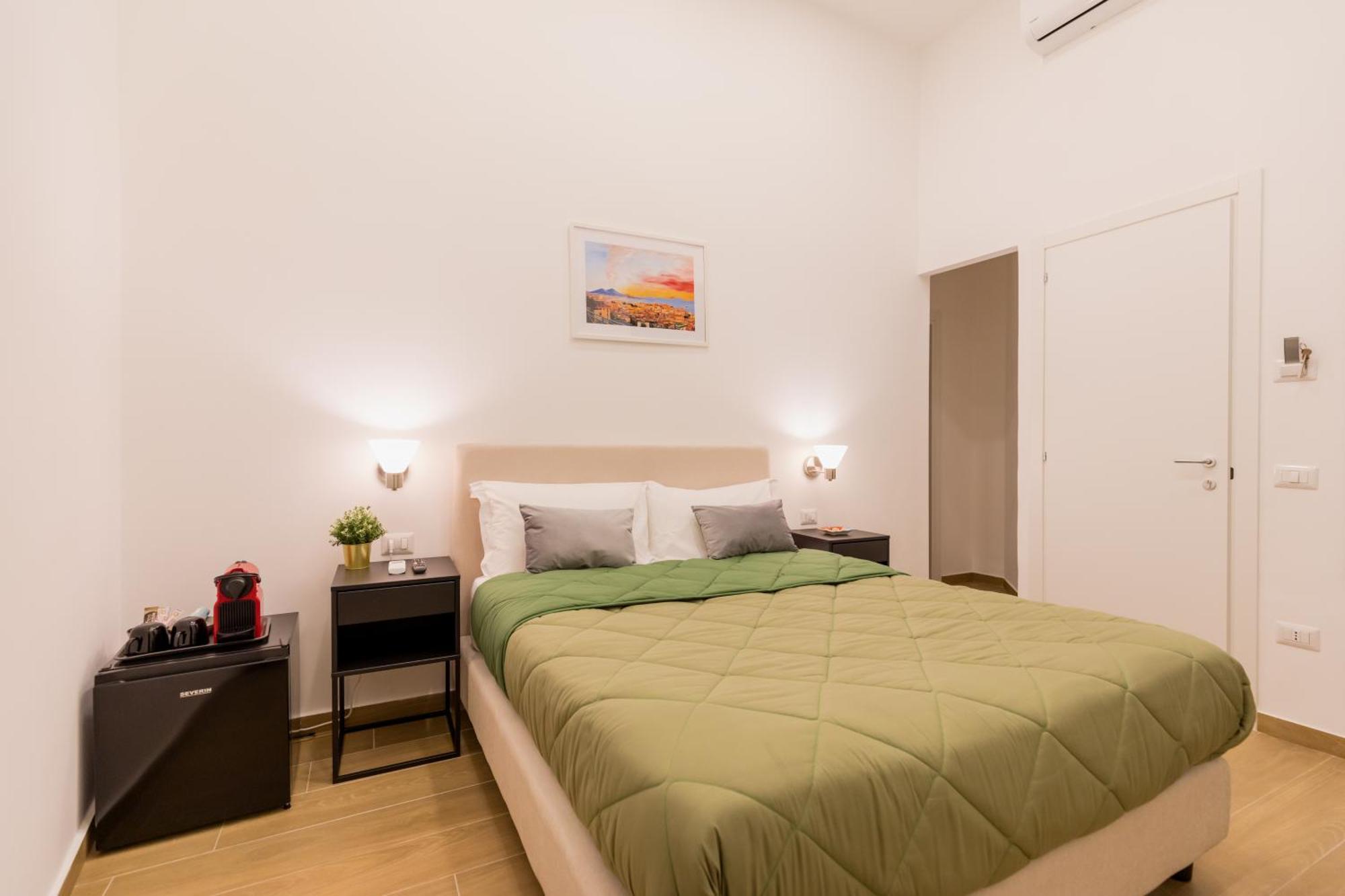 Blu Parthenope Suites เนเปิลส์ ภายนอก รูปภาพ