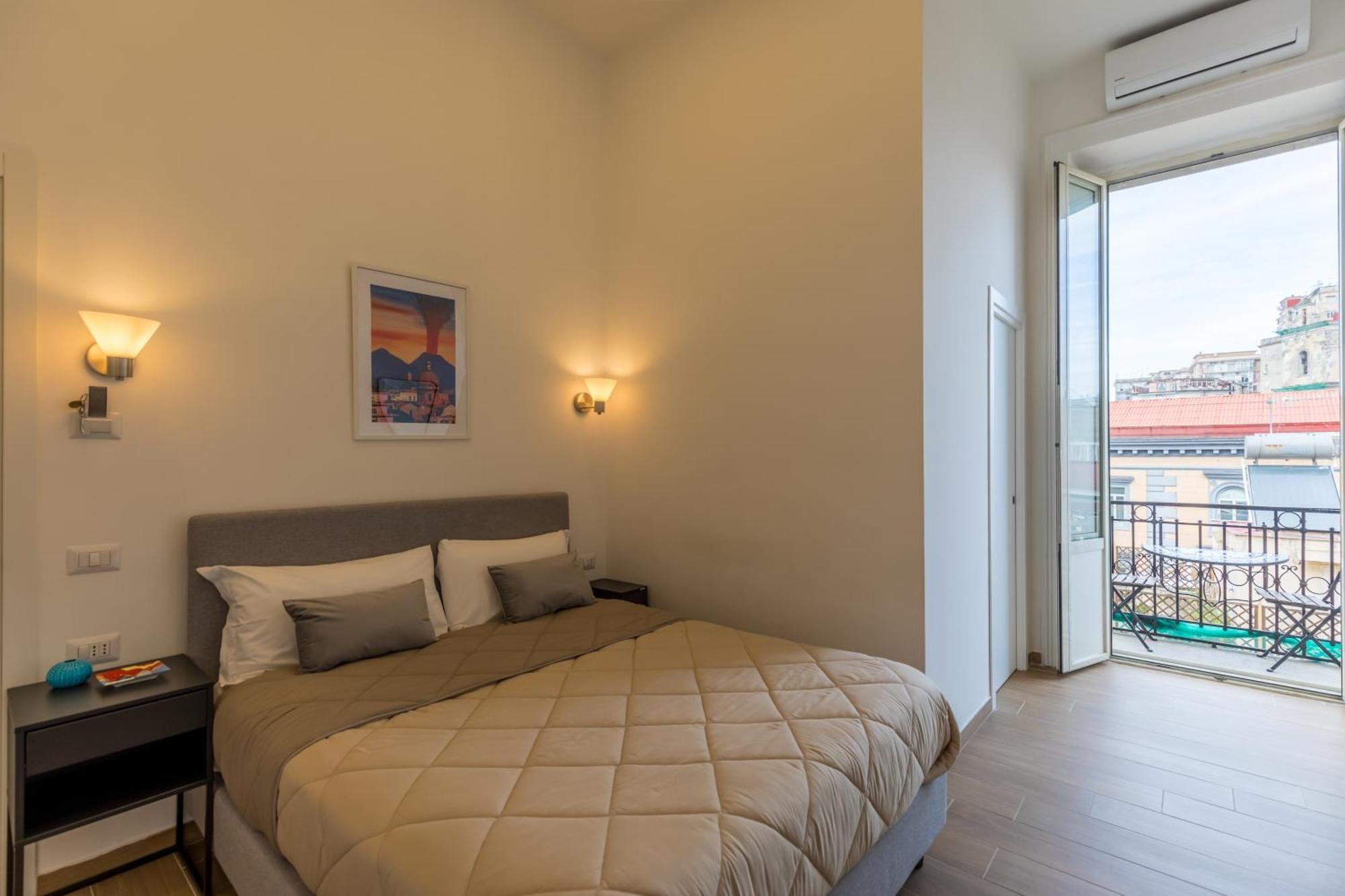 Blu Parthenope Suites เนเปิลส์ ภายนอก รูปภาพ
