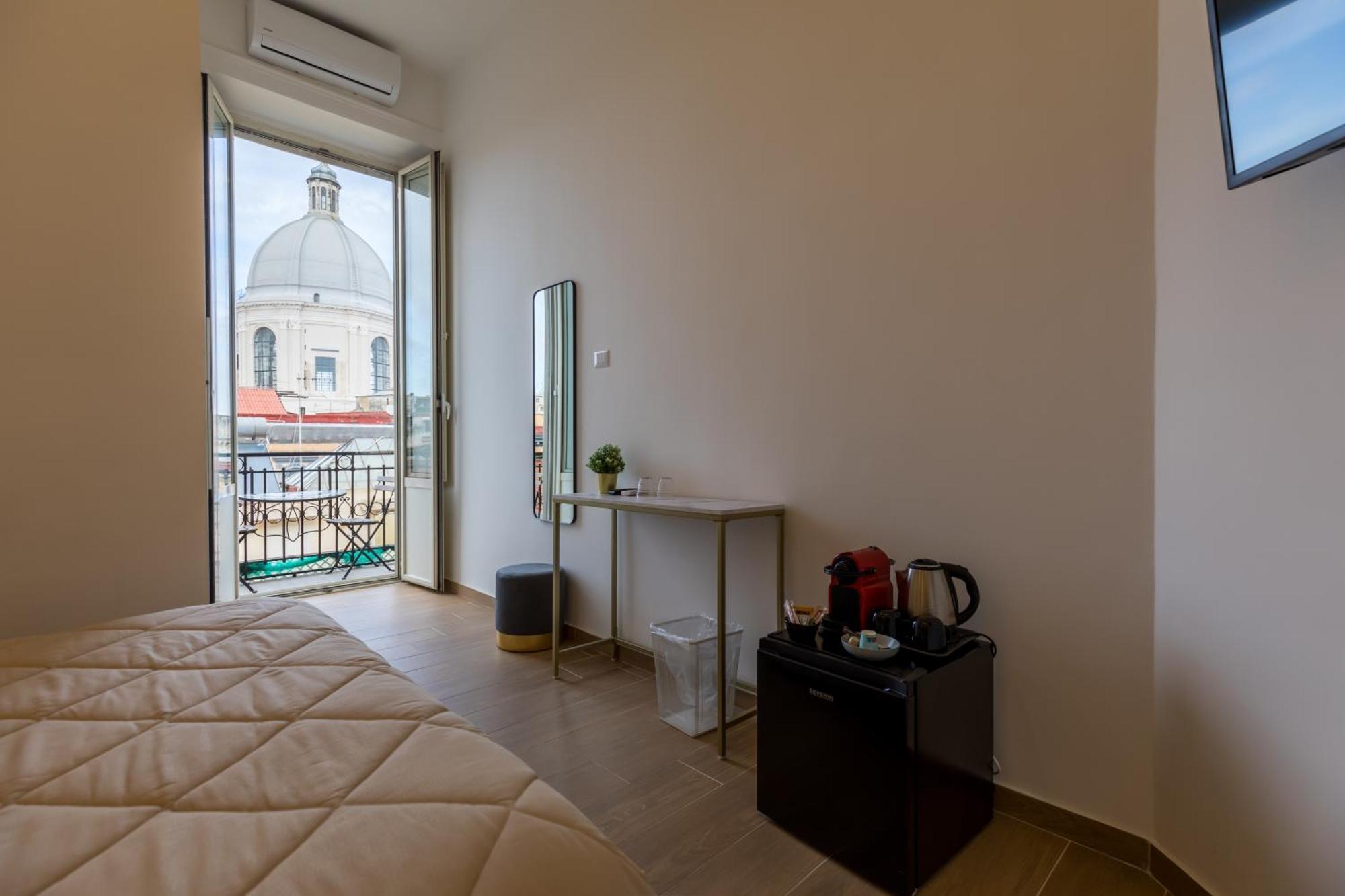 Blu Parthenope Suites เนเปิลส์ ภายนอก รูปภาพ