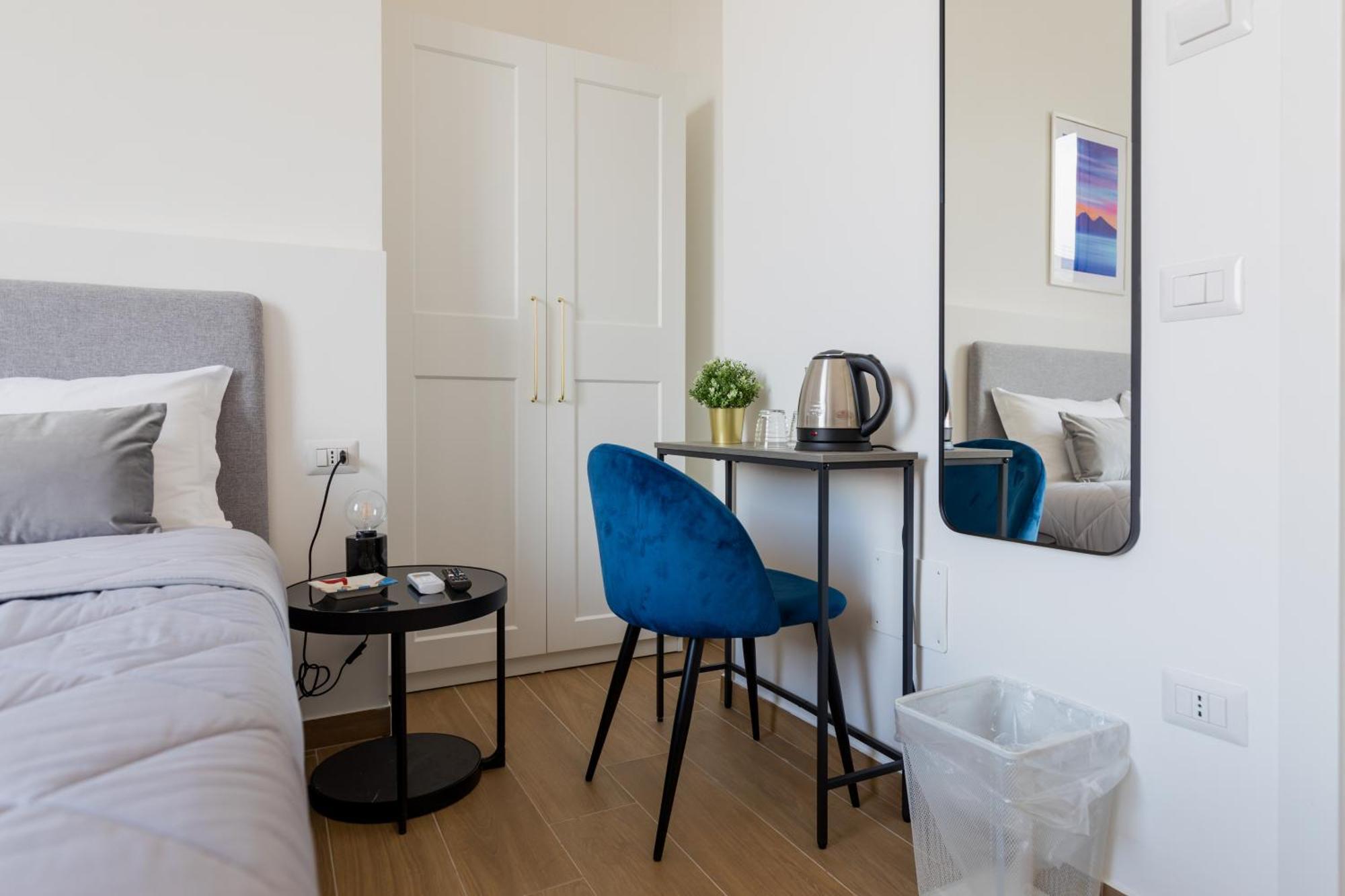 Blu Parthenope Suites เนเปิลส์ ภายนอก รูปภาพ