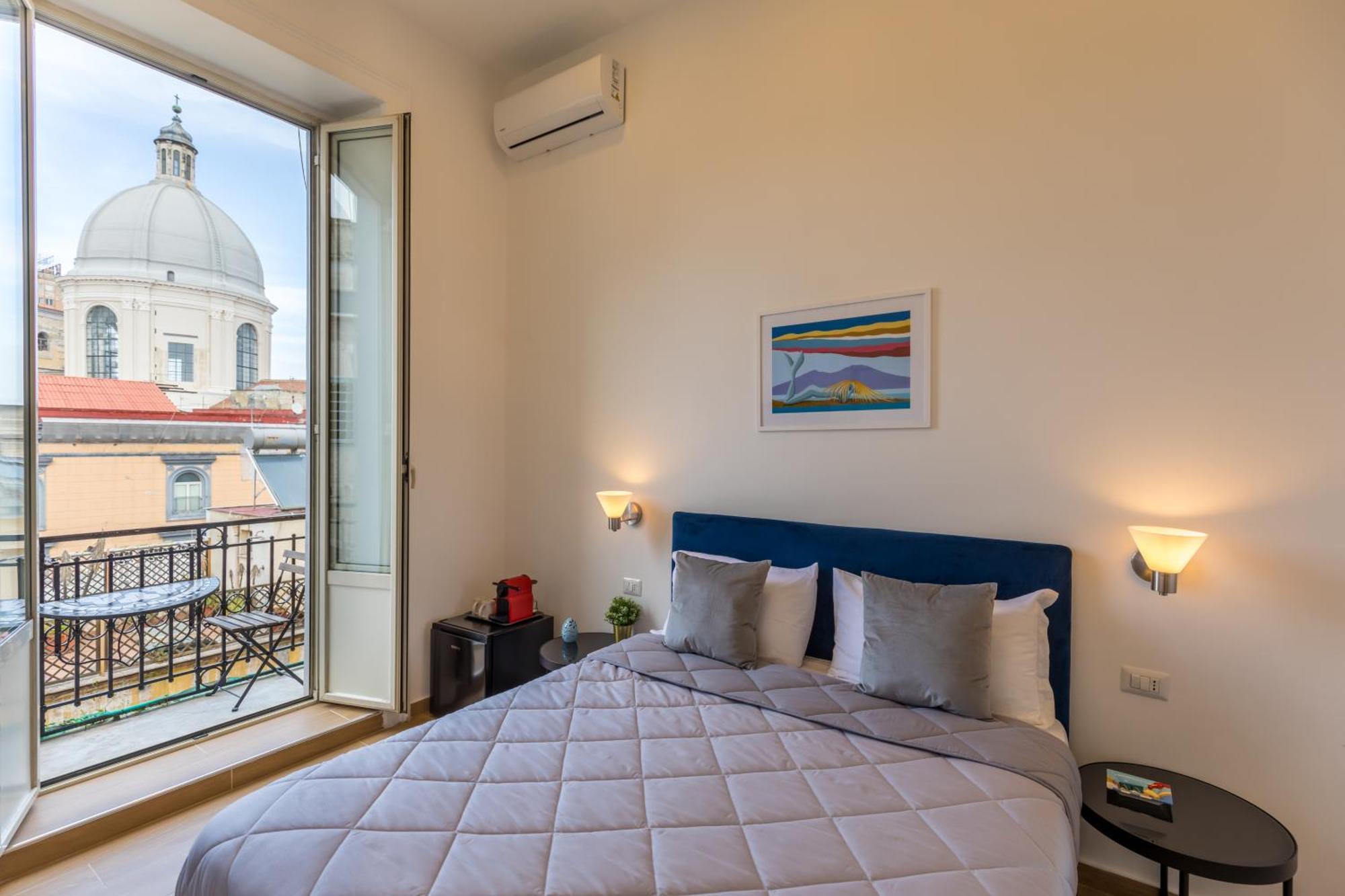 Blu Parthenope Suites เนเปิลส์ ภายนอก รูปภาพ